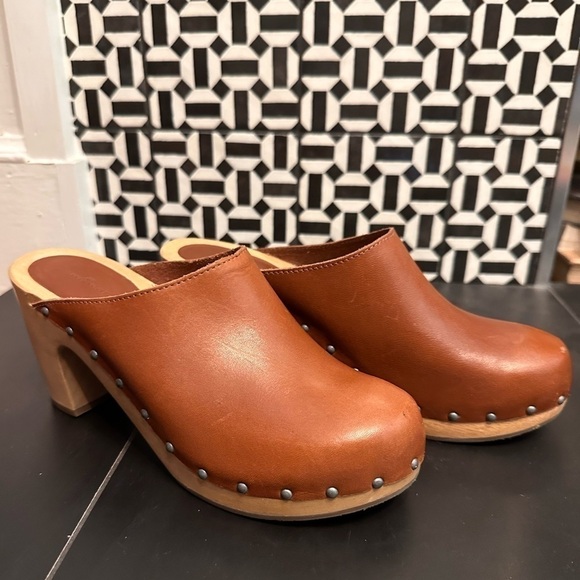 GENTLY used condition, Sean Signature clogs - Picture 2 of 7